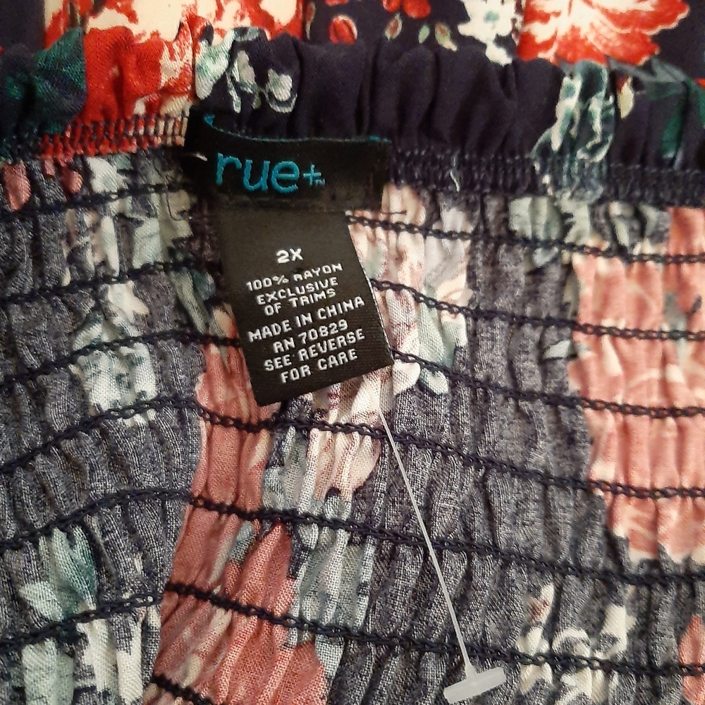 NWOT ⚘ Rue21 Plus Top - Picture 4 of 4